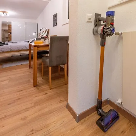 Ambassador Yellow Грахен