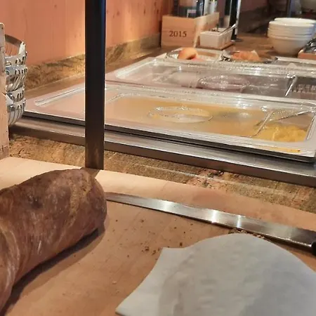 Апартаменты Ambassador Yellow