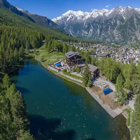 Апартаменты Ambassador Yellow