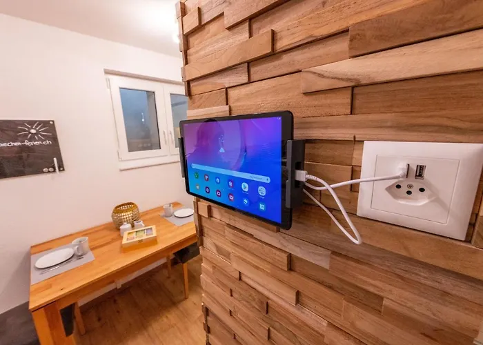 Ambassador Yellow Lägenhet