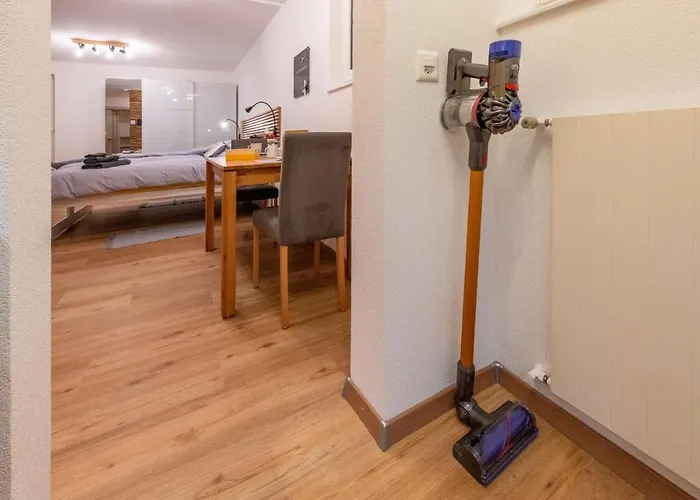 Ambassador Yellow Grächen