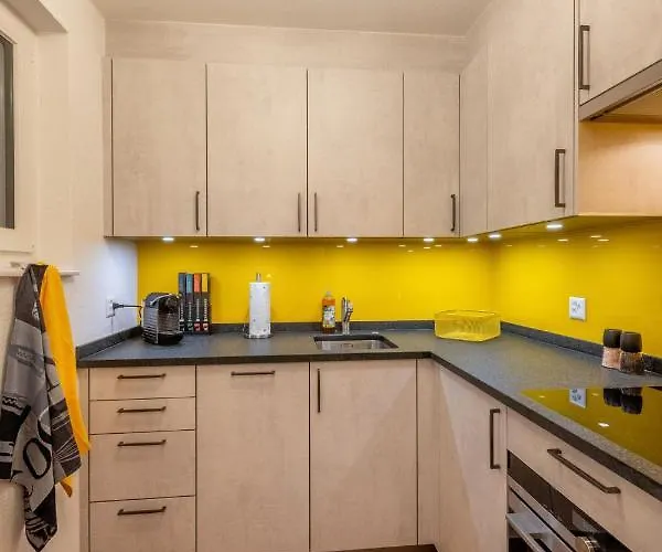 Ambassador Yellow Grächen