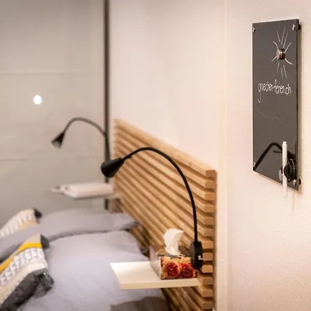 아파트 Ambassador Yellow 그라켄