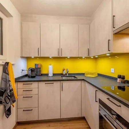 Ambassador Yellow 그라켄