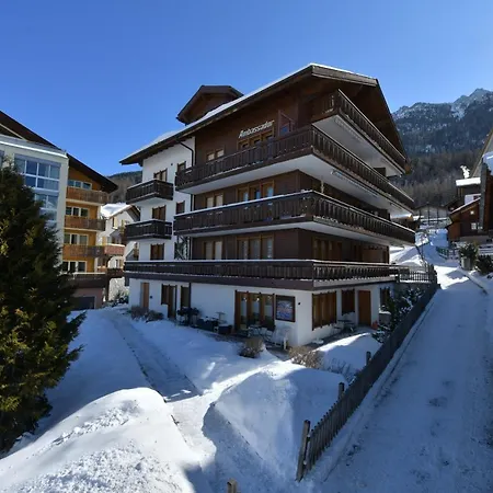 아파트 Ambassador Yellow 그라켄