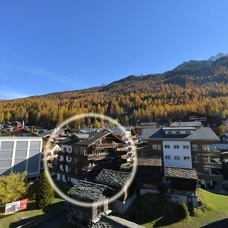 Ambassador Yellow 아파트 *